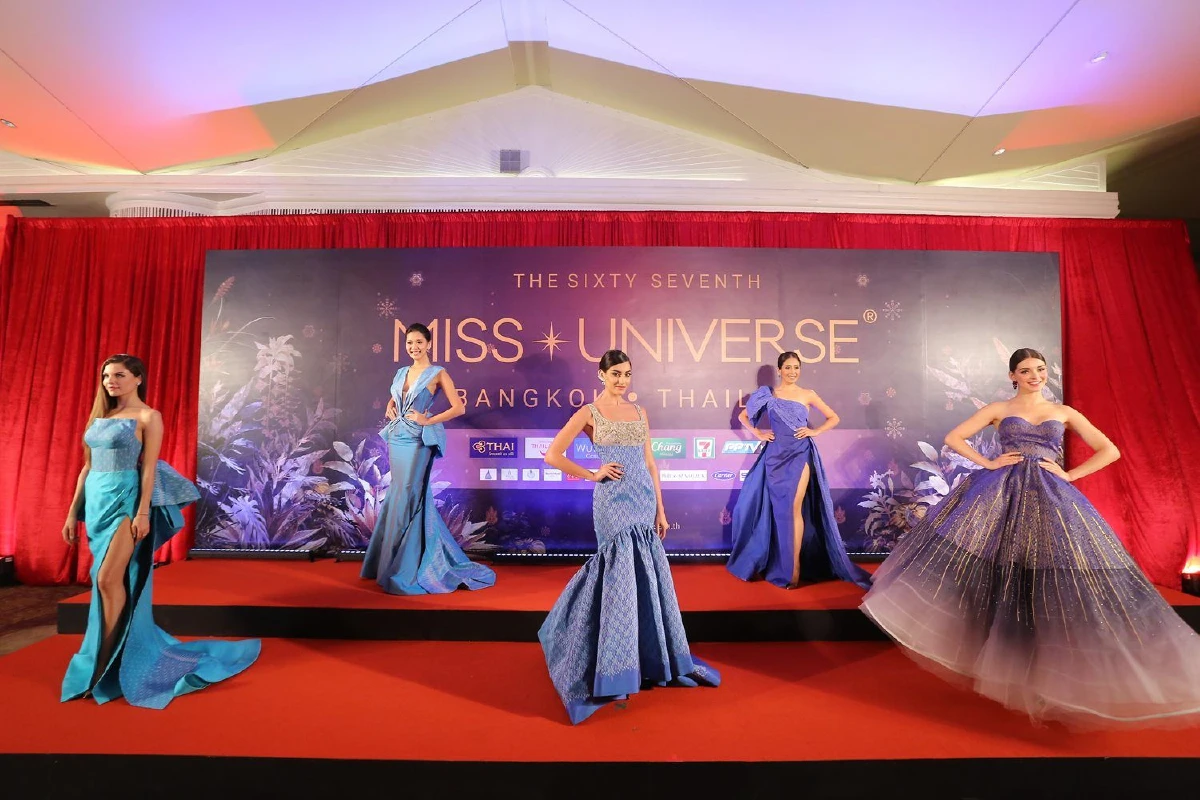 สาวงามผู้เข้าประกวดมิสยูนิเวิร์ส 2018 อวดโฉมชุดผ้าไหมไทยสุดอลังการ