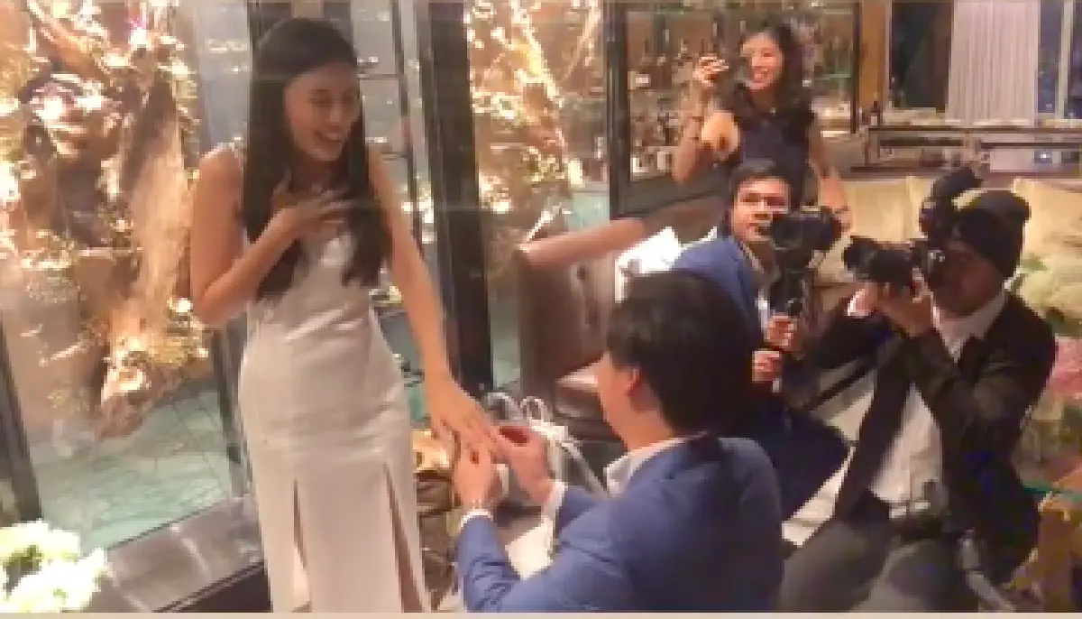 8 ปีที่รอคอย! “บี มาติกา” ถูกแฟนหนุ่ม ”ไฮโซกร” ทำเซอร์ไพรส์คุกเข่าขอแต่งงาน