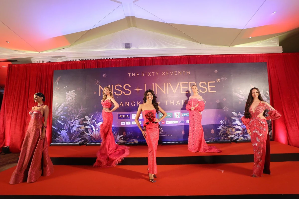 สาวงามผู้เข้าประกวดมิสยูนิเวิร์ส 2018 อวดโฉมชุดผ้าไหมไทยสุดอลังการ