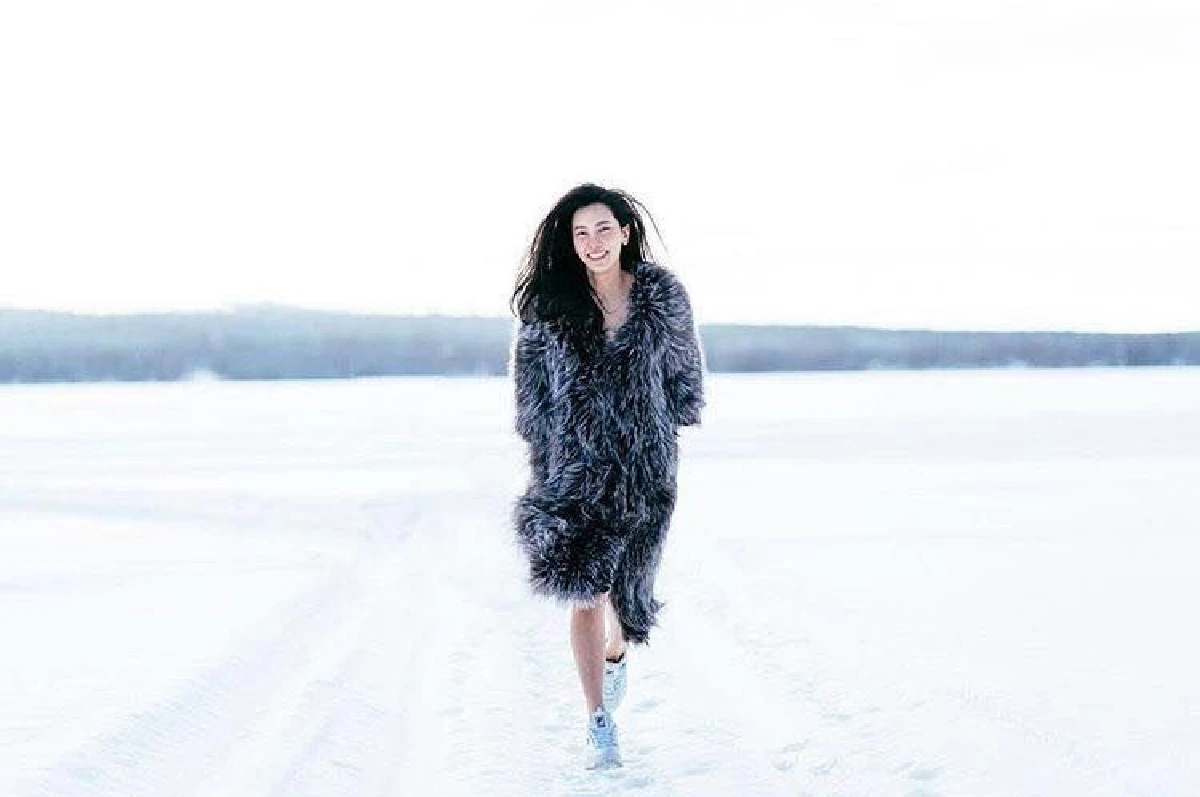 วิ่งแบบพี่นุ่น!  ส่องภาพท่าวิ่งสวยๆ แบบ “นุ่น วรนุช” กับสถานที่งดงามต่างๆ