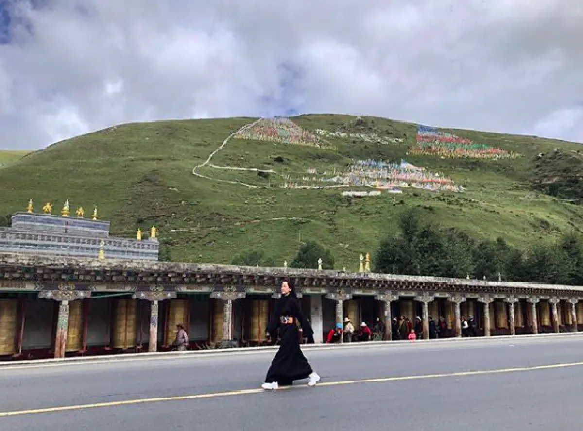 วิ่งแบบพี่นุ่น!  ส่องภาพท่าวิ่งสวยๆ แบบ “นุ่น วรนุช” กับสถานที่งดงามต่างๆ