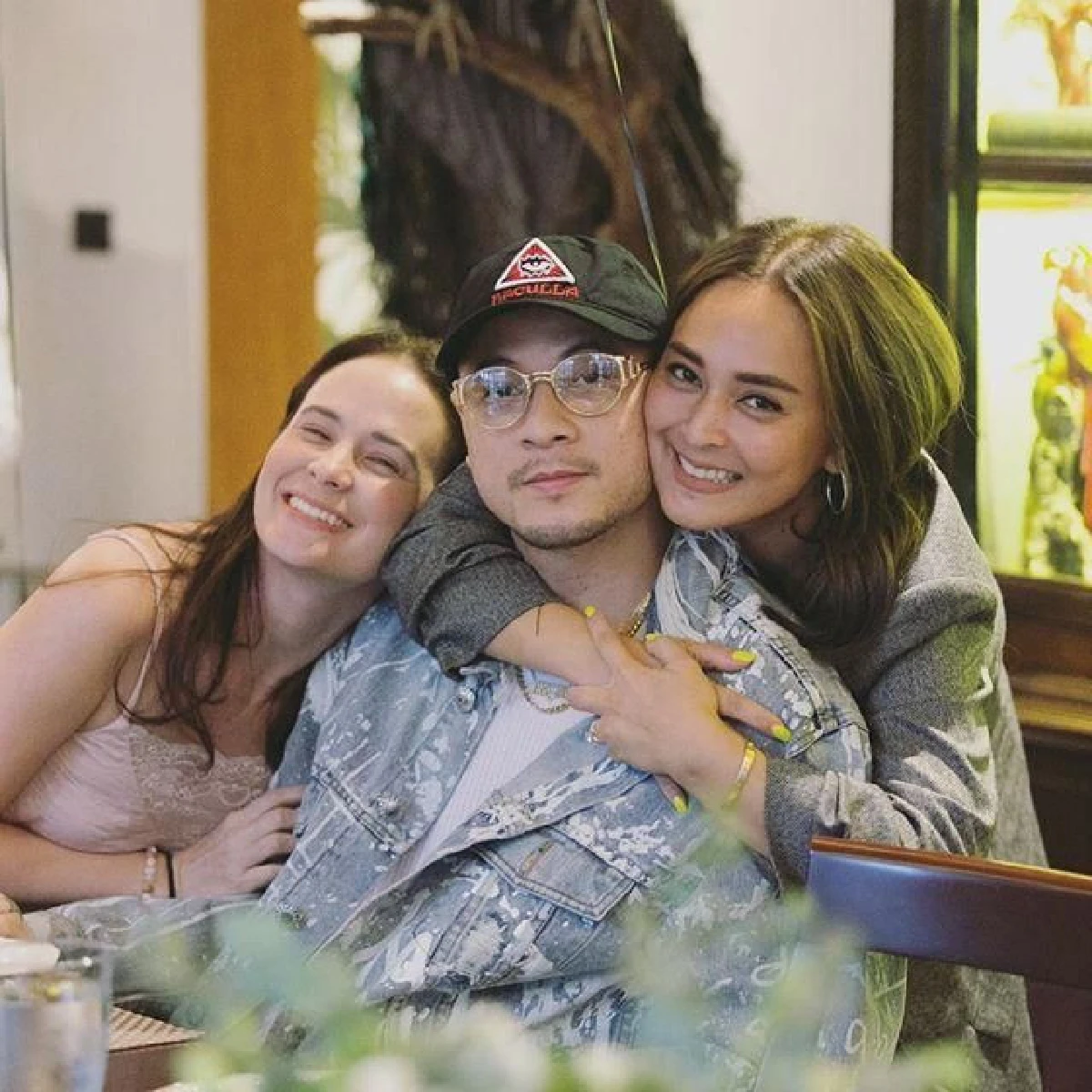 แก๊งนางฟ้ารวมตัวฉลองวันเกิดให้ นานา กับมิตรภาพยาวนานเกือบ 20 ปี