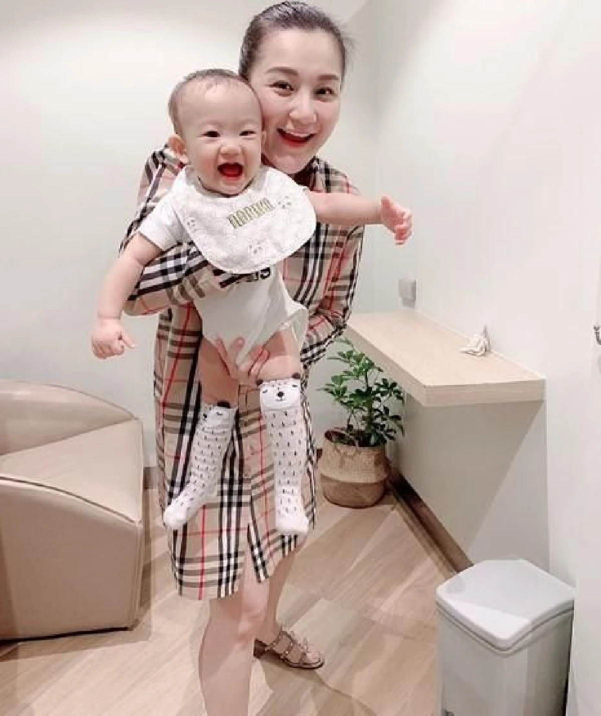 เอ็ม บุษราคัม โดนด่าลืมกำพืด! เป็นคนอีสานให้ลูกเรียกว่า หม่าม้า