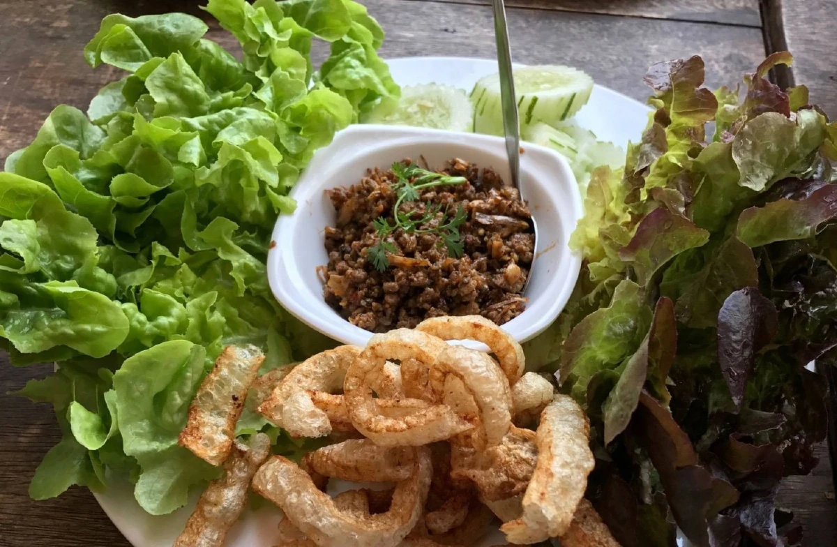 ร้านหัวสะพาน อาหารดีที่ อ.บ่อเกลือ