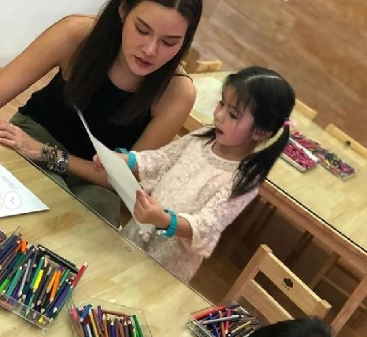 กลับมาให้หายคิดถึง! 2002 ราตรี เกิร์ลกรุ๊ปในตำนาน..รียูเนียนแบบฟูลทีม