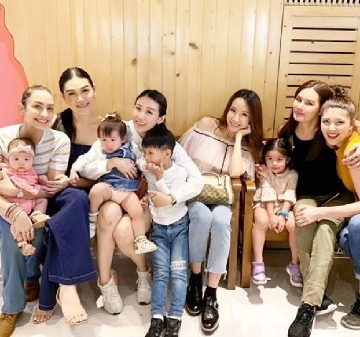 กลับมาให้หายคิดถึง! 2002 ราตรี เกิร์ลกรุ๊ปในตำนาน..รียูเนียนแบบฟูลทีม