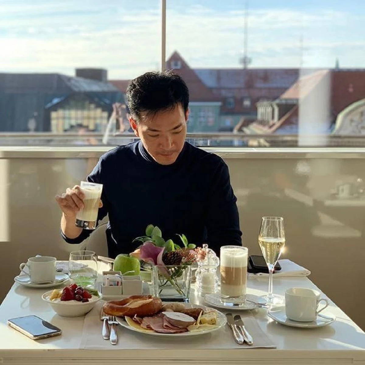 ภาพคู่มาเต็ม! พอล ภัทรพล จัดทริปหวานควง ฟอว์น ไปยดา ฮันนีมูนยุโรป