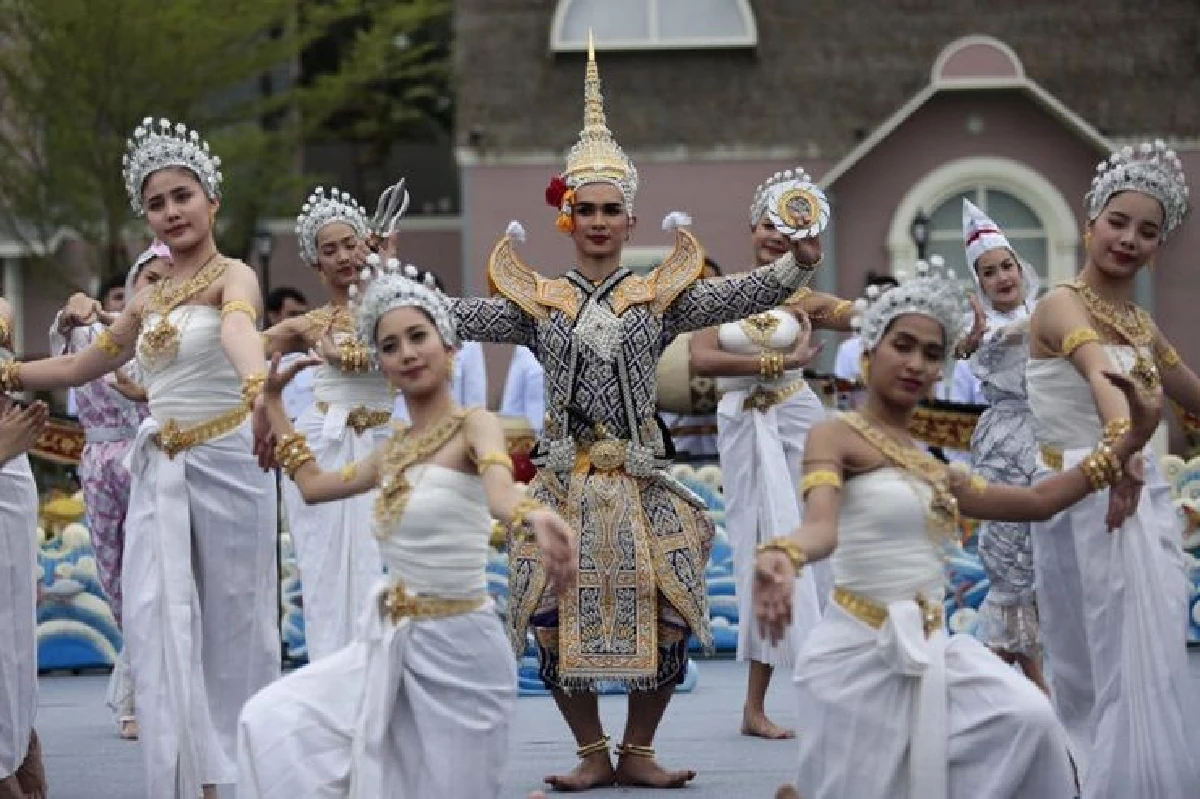 ซ้อมใหญ่ พิธีเปิดงาน อุ่นไอรักฯ