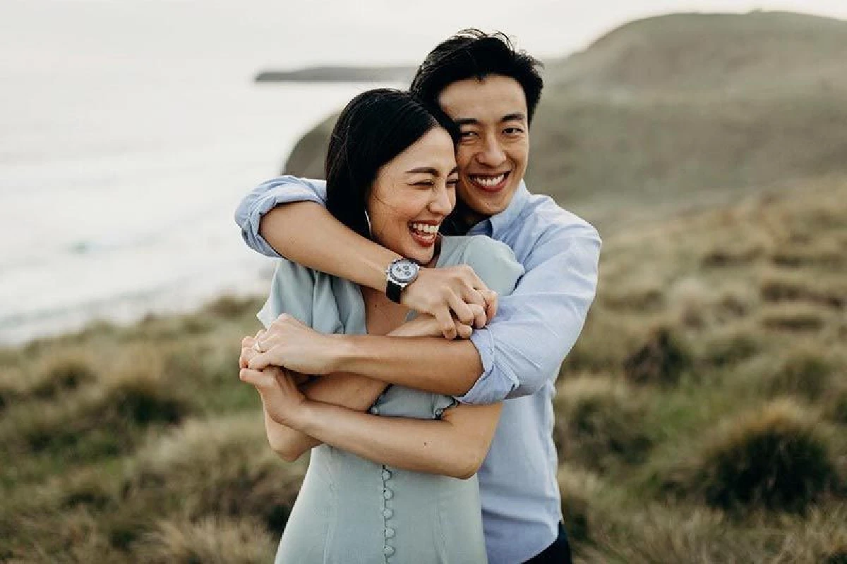 ว่าที่เจ้าสาวคนต่อไป สายไหม มณีรัตน์ ควงแฟนหนุ่มเดินสายแจกการ์ดวิวาห์แล้ว