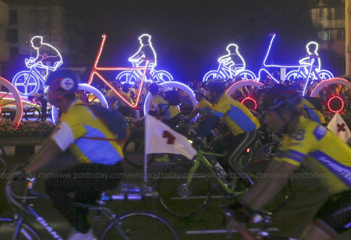 ปีติ! "สมเด็จพระเจ้าอยู่หัว"ทรงจักรยานนำนักปั่น "Bike อุ่นไอรัก"