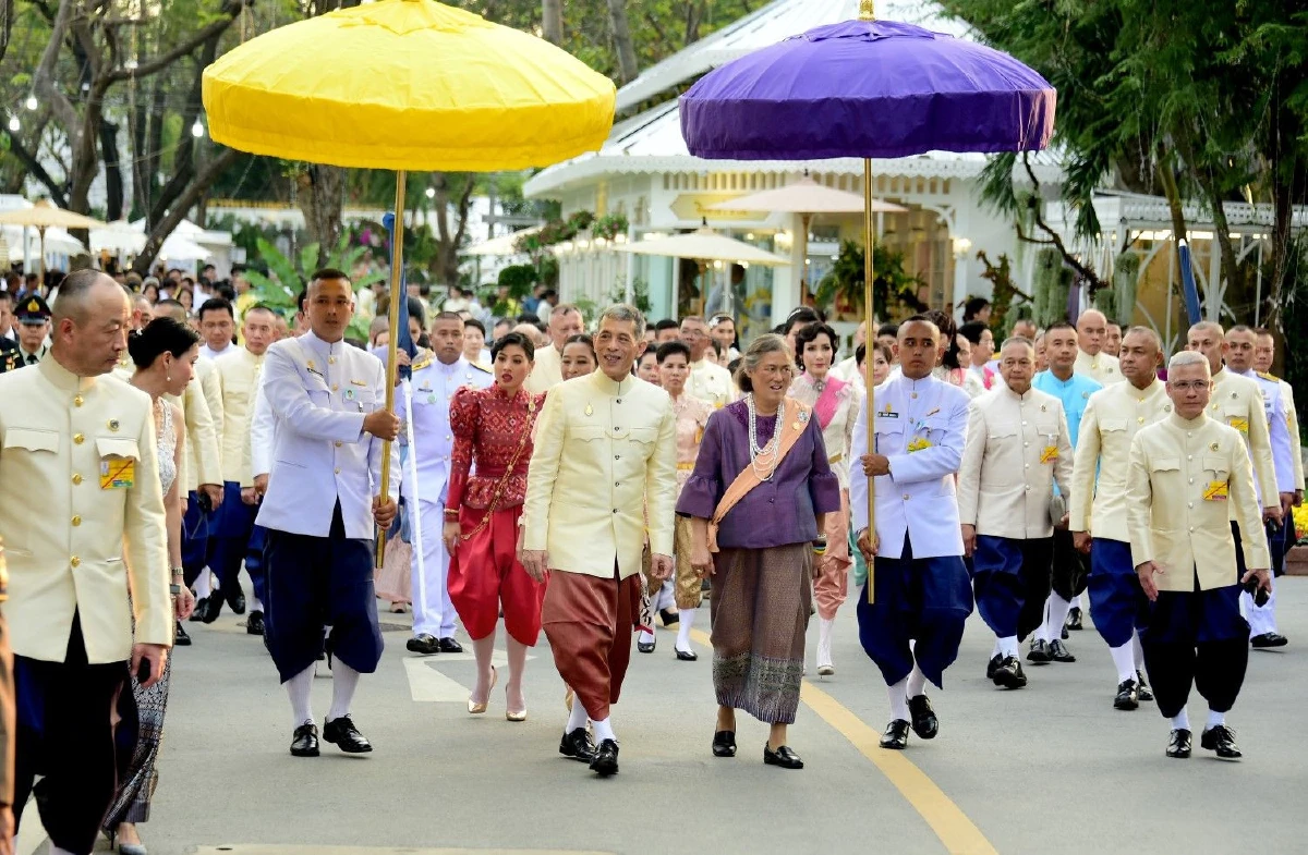 ปีติ! "สมเด็จพระเจ้าอยู่หัว"ทรงจักรยานนำนักปั่น "Bike อุ่นไอรัก"