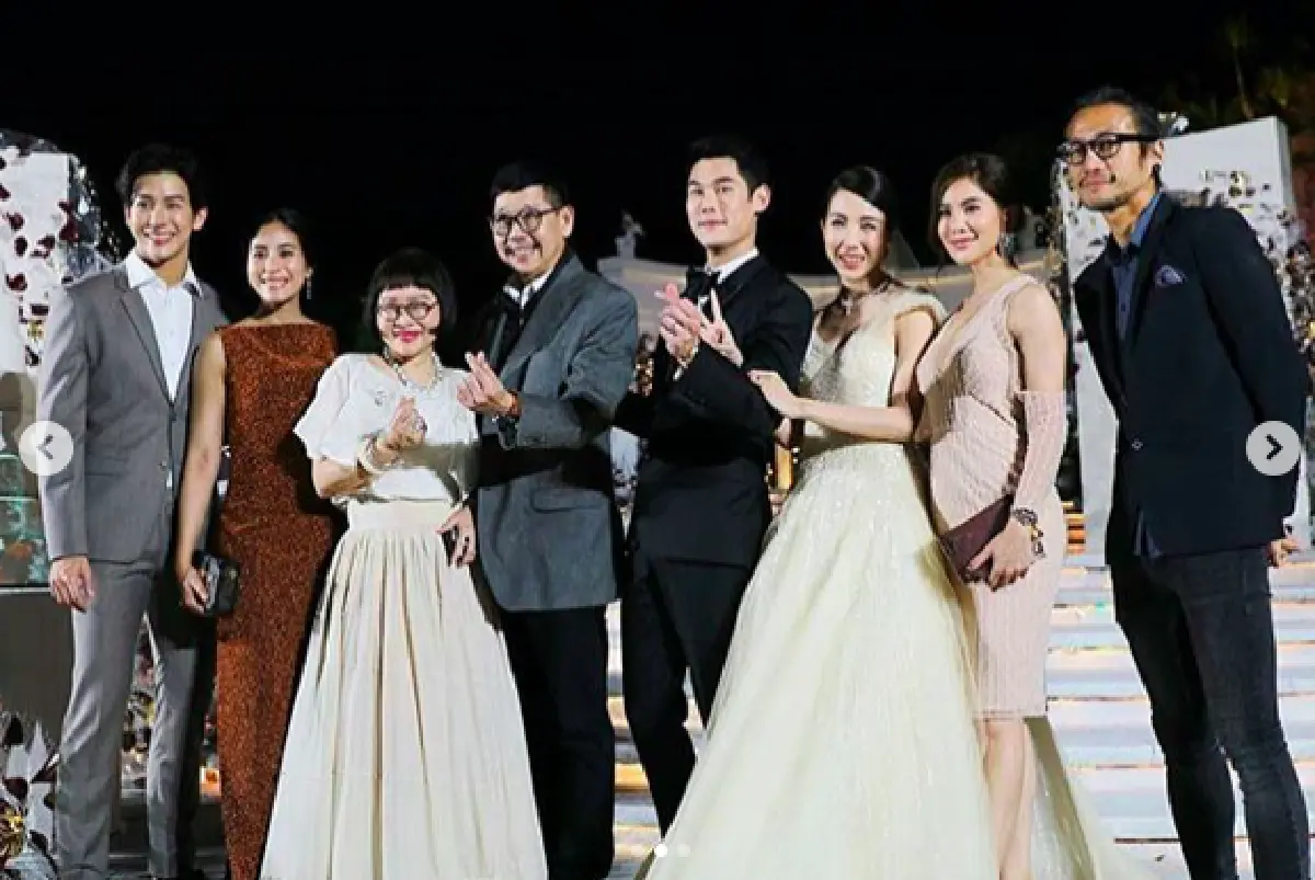 ขนมาทั้งวงการ! ส่องภาพงานฉลองวิวาห์ “กันต์-พลอย” หวานชื่น จัดเต็มสุดๆ