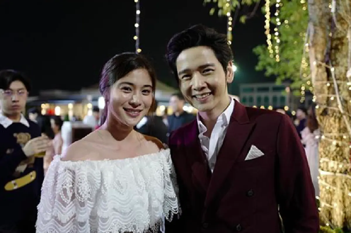 ขนมาทั้งวงการ! ส่องภาพงานฉลองวิวาห์ “กันต์-พลอย” หวานชื่น จัดเต็มสุดๆ