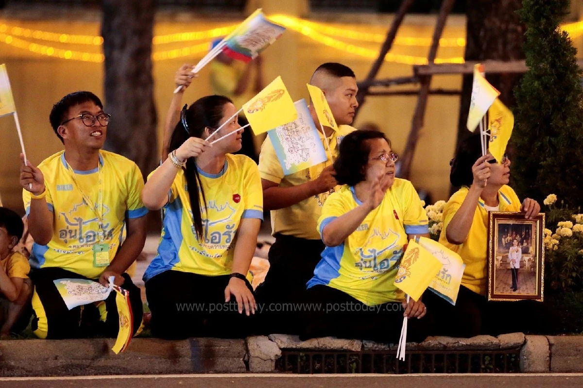 ปีติ! "สมเด็จพระเจ้าอยู่หัว"ทรงจักรยานนำนักปั่น "Bike อุ่นไอรัก"