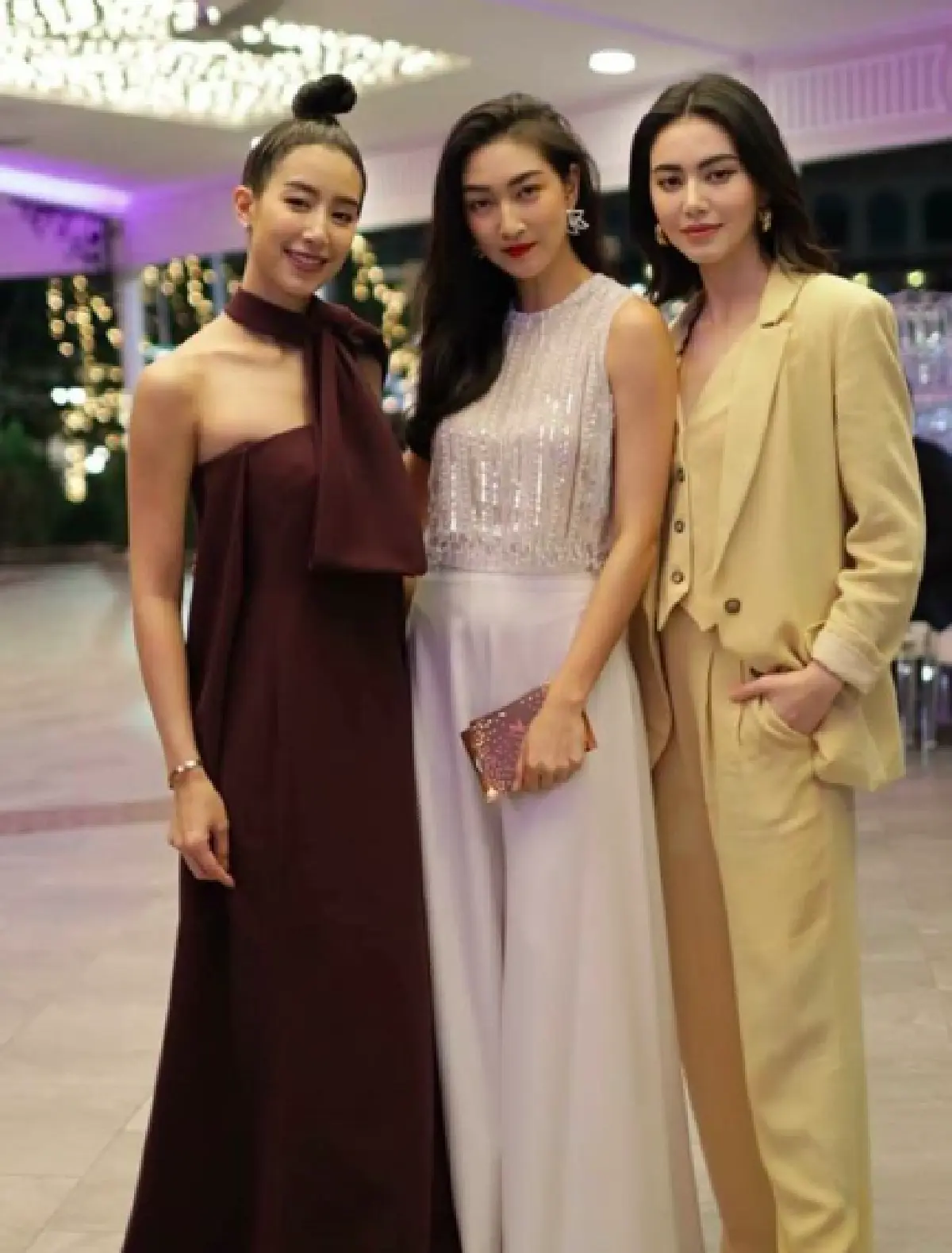 ขนมาทั้งวงการ! ส่องภาพงานฉลองวิวาห์ “กันต์-พลอย” หวานชื่น จัดเต็มสุดๆ