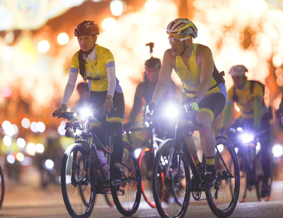 ปีติ! "สมเด็จพระเจ้าอยู่หัว"ทรงจักรยานนำนักปั่น "Bike อุ่นไอรัก"