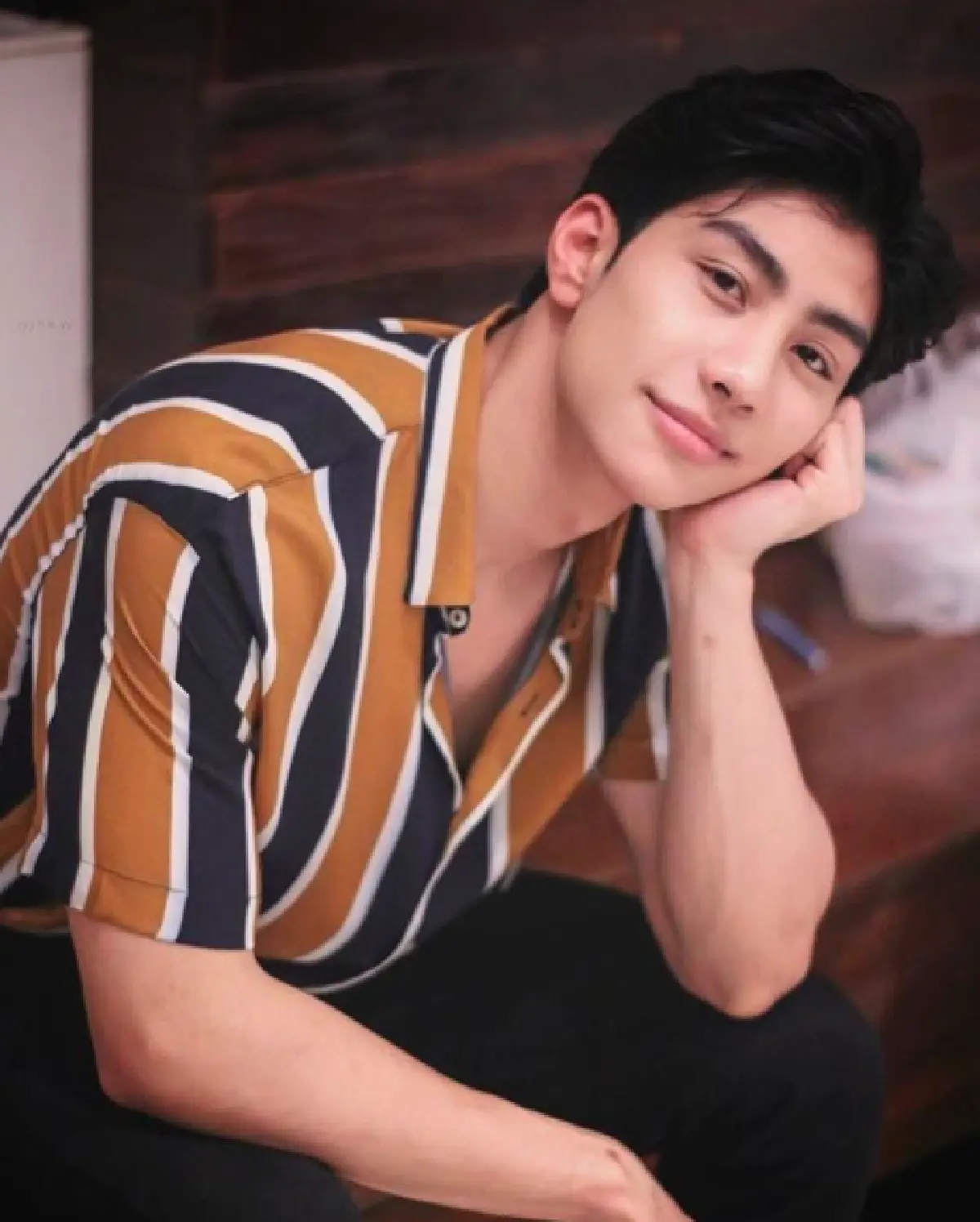 แยกไม่ออกแล้ว "มิ้นต์ ชาลิดา" โพสต์ภาพคู่น้องชาย “ม่อน” ขณะใส่วิกผมยาว เหมือนกันมาก