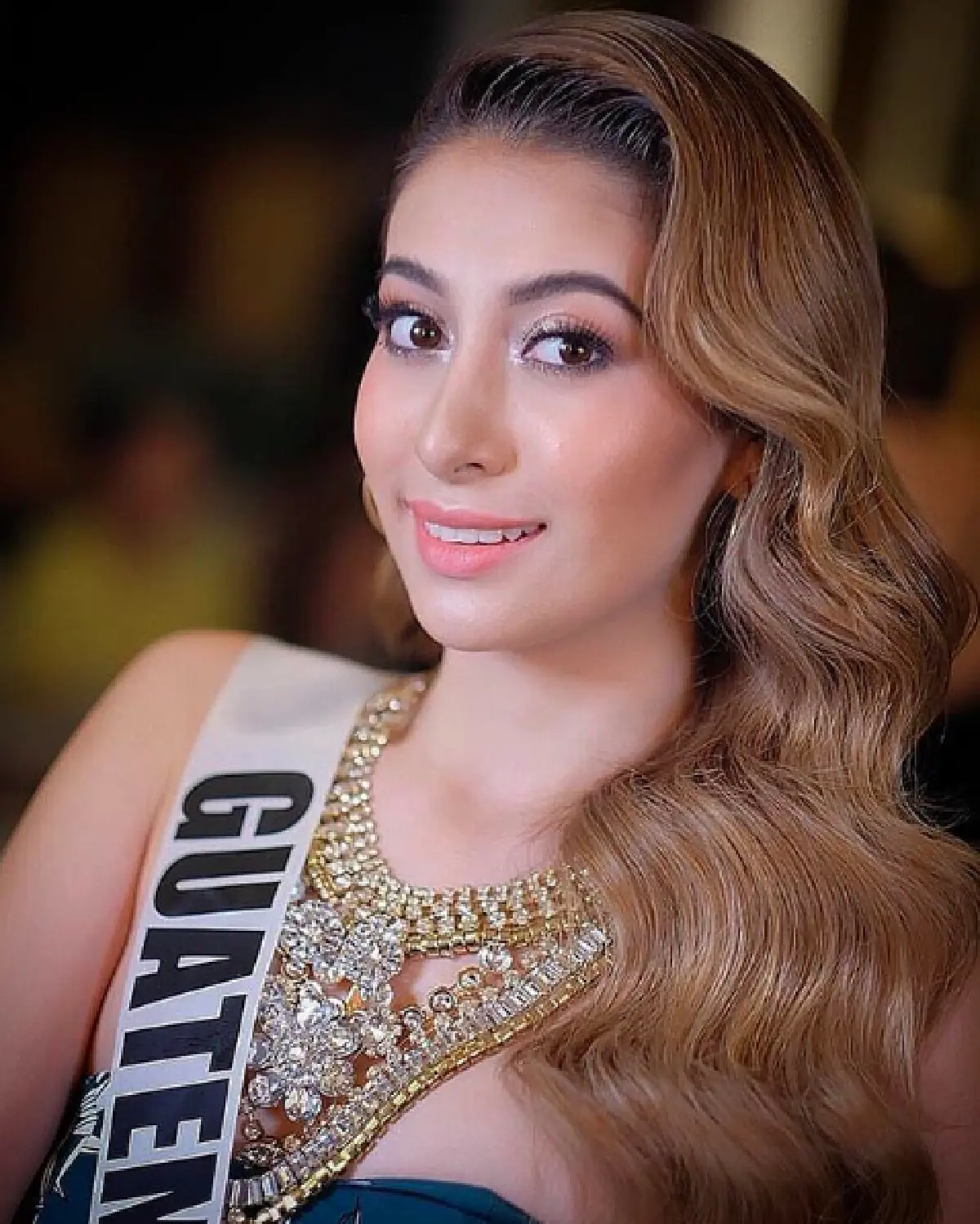 ทุ่มสุดตัว! กับโมเมนต์น่ารักๆ ของ “มิสกัวเตมาลา” ขณะถ่ายภาพให้ “มิสปารากวัย"