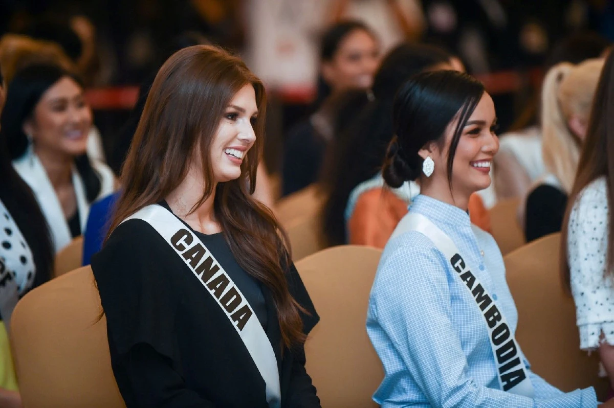 ภาพชุด "94สาวงาม" ผู้เข้าประกวดมิสยูนิเวิร์สเยือนทำเนียบฯ พบ"บิ๊กตู่"