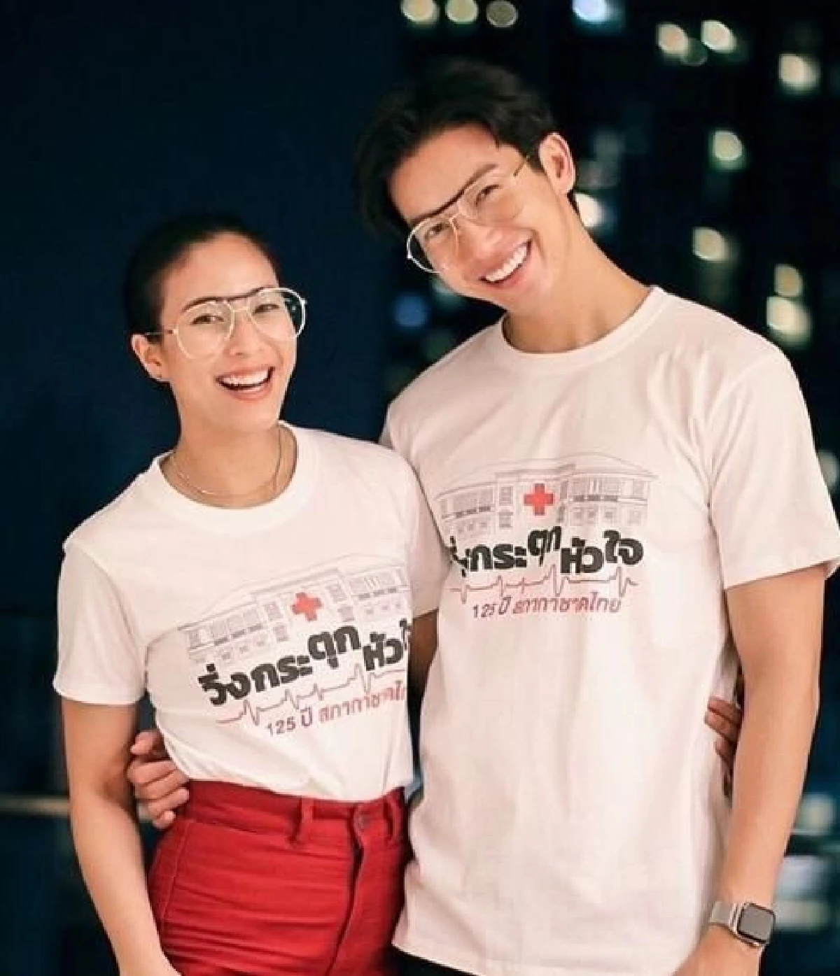 จุ๋ย-พุฒ เผยโมเมนต์หวานเยิ้ม..เมือเม็ดข้าวติดปากสามีสุดหล่อ (คลิป)