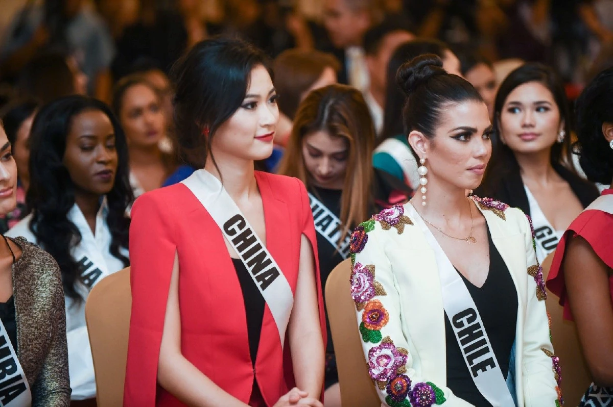 ภาพชุด "94สาวงาม" ผู้เข้าประกวดมิสยูนิเวิร์สเยือนทำเนียบฯ พบ"บิ๊กตู่"