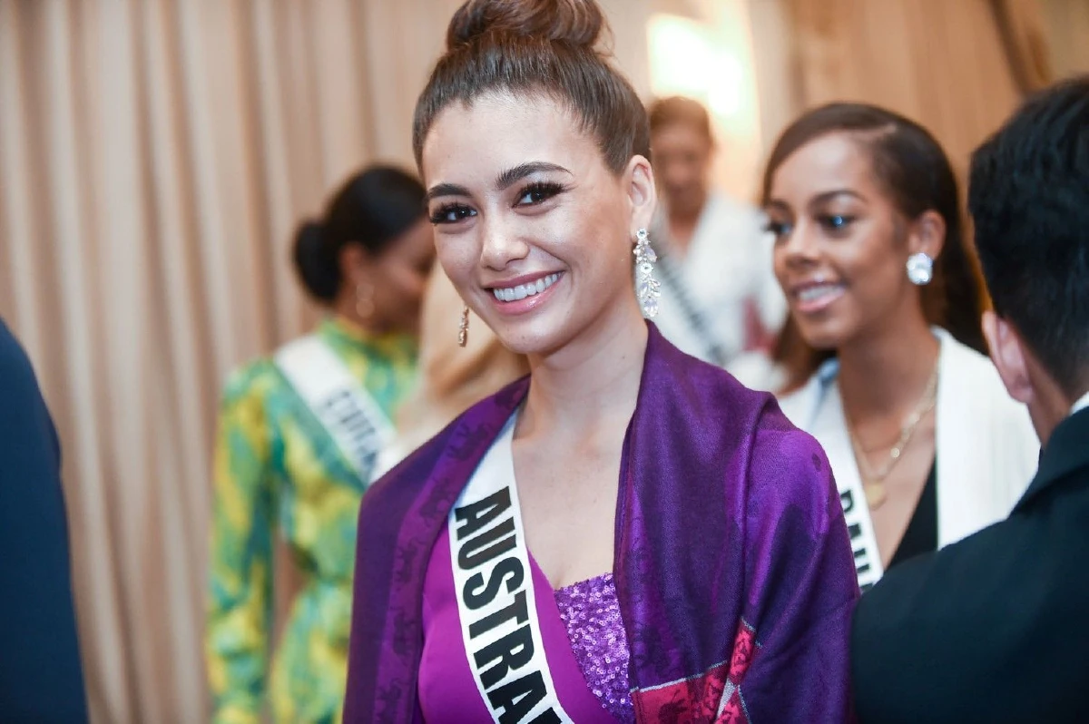 ภาพชุด "94สาวงาม" ผู้เข้าประกวดมิสยูนิเวิร์สเยือนทำเนียบฯ พบ"บิ๊กตู่"