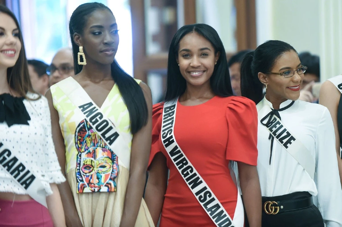 ภาพชุด "94สาวงาม" ผู้เข้าประกวดมิสยูนิเวิร์สเยือนทำเนียบฯ พบ"บิ๊กตู่"