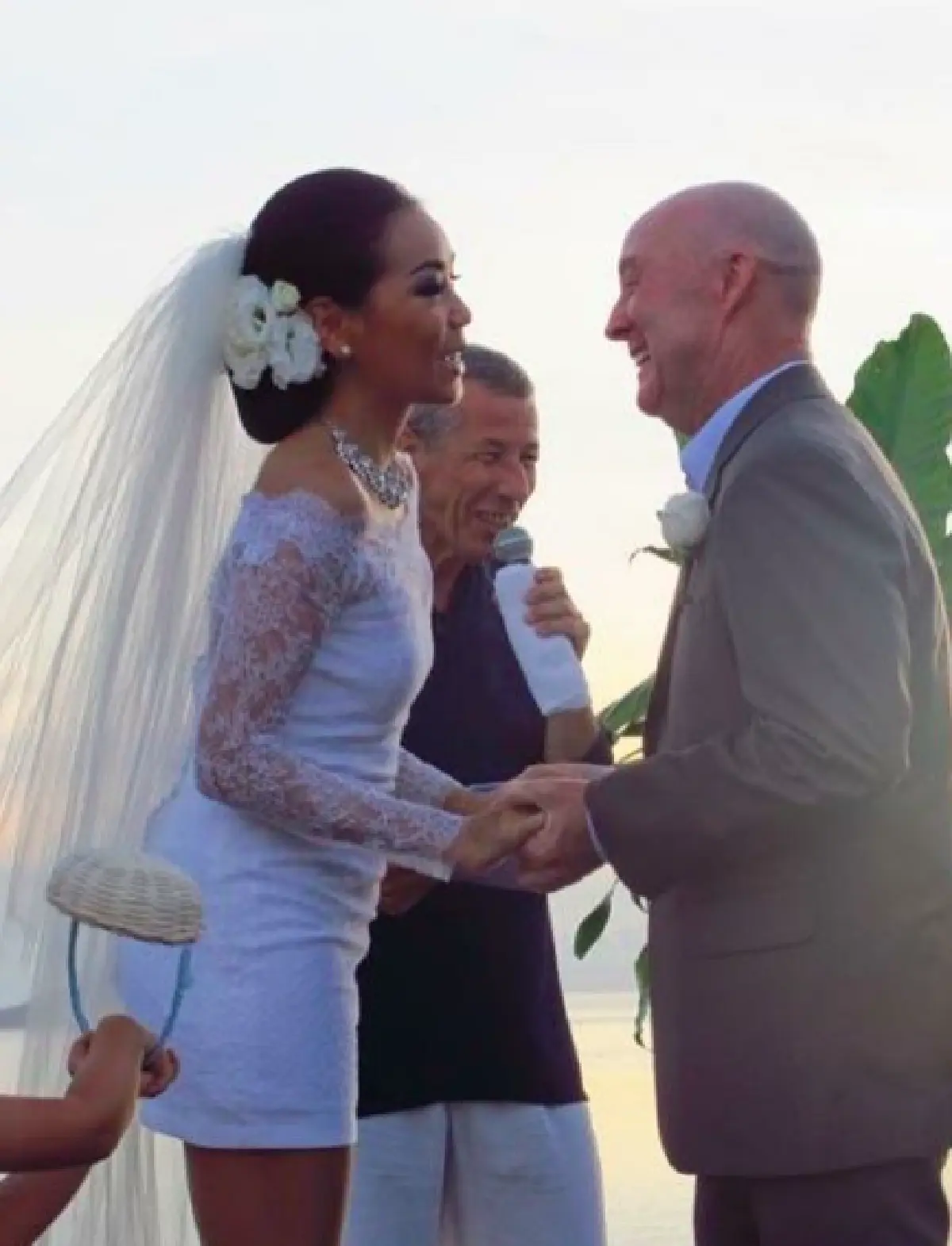 เราคือทรายผืนเดียวกัน ..”เมจิ” โพสต์ยาวเผยความใจในถึงสามี “เควิน” ในวันครบรอบแต่งงาน