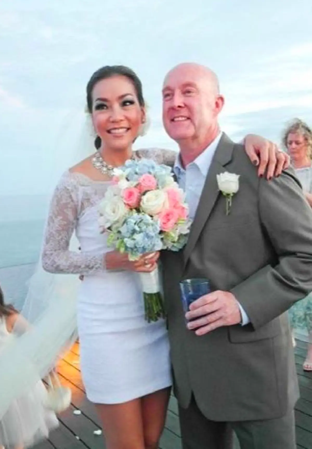 เราคือทรายผืนเดียวกัน ..”เมจิ” โพสต์ยาวเผยความใจในถึงสามี “เควิน” ในวันครบรอบแต่งงาน