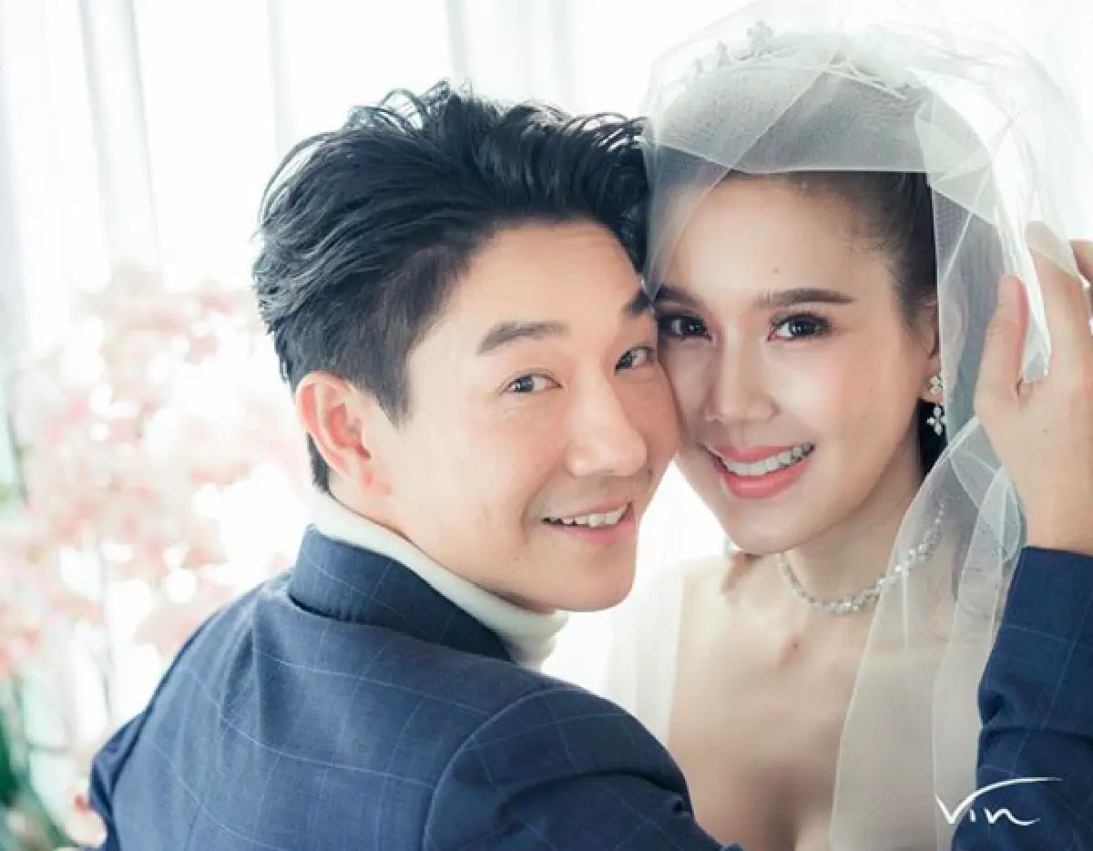 “บอย-เจี๊ยบ” ปล่อยภาพพรีเวดดิ้งรูปแรก พร้อมรอยยิ้มที่มีแต่ความสุขของทั้งคู่