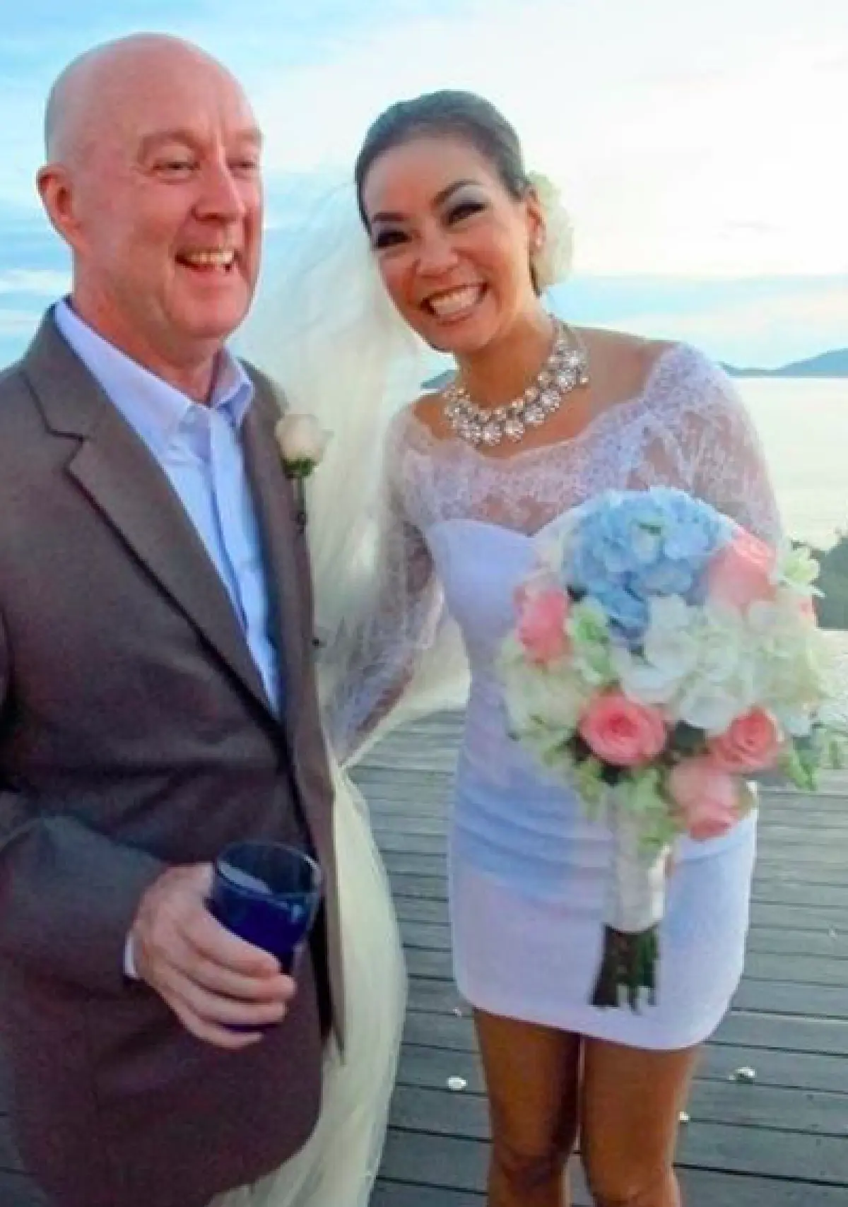 เราคือทรายผืนเดียวกัน ..”เมจิ” โพสต์ยาวเผยความใจในถึงสามี “เควิน” ในวันครบรอบแต่งงาน