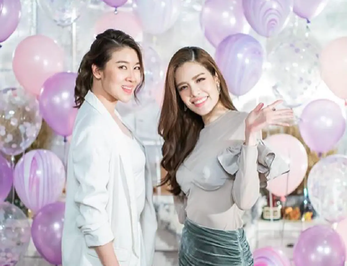 "เกรซ กาญจน์เกล้า” จัดงานปาร์ตี้วันเกิด พร้อมเปิดตัวหนุ่มหล่อตี๋ ใช่หวานใจหรือไม่