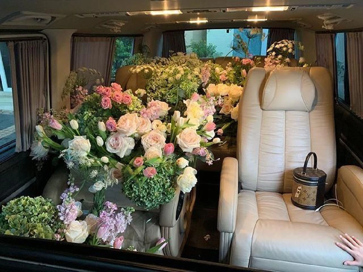 "หนิง ปณิตา” เจอเซอร์ไพรส์หนักมาก หลังเปิดเจอดอกไม้เต็มคันรถตู้ ในวันเกิด 39 ปี