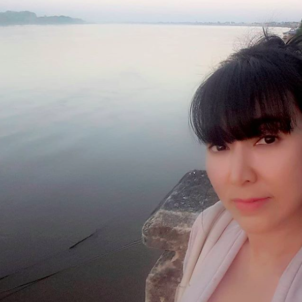 แต่งหน้าเป็นก่อนใส่ยกทรง! "ต้อม ณหทัย” เผยหน้าสดที่ยังคงตึงอยู่ ในวัย 49 ปี