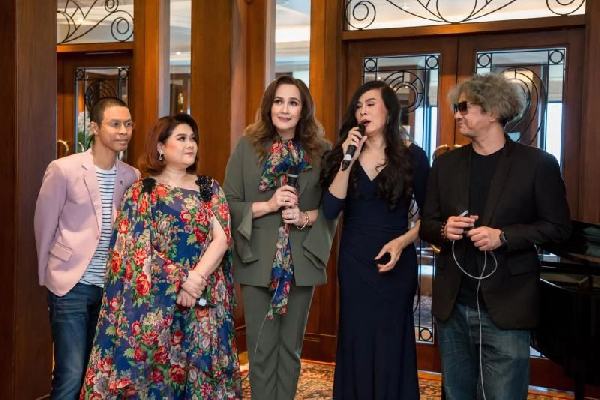 ‘เพื่อนรัก นักร้อง เพื่อน้องรัก’ ด้วยใจของ... ริสา หงษ์หิรัญ นนทิยา จิวบางป่า และผองเพื่อน