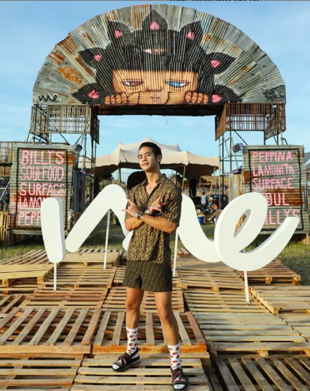 ส่องแฟชั่นสุดชิคของเหล่าคนบันเทิง ต่างจัดเต็มร่วมงาน Wonderfruit 2018