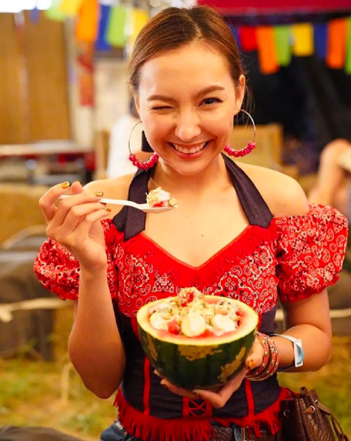 ส่องแฟชั่นสุดชิคของเหล่าคนบันเทิง ต่างจัดเต็มร่วมงาน Wonderfruit 2018