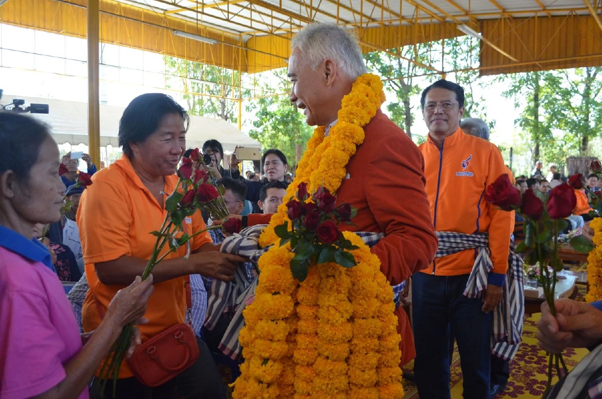 ชาติพัฒนาชูนโยบายไม่มีปัญหาเดินสายกลางเป็นมิตรทุกฝ่าย