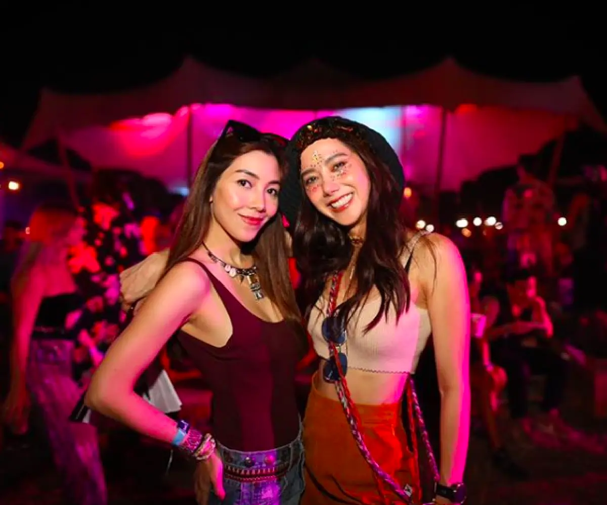 ส่องแฟชั่นสุดชิคของเหล่าคนบันเทิง ต่างจัดเต็มร่วมงาน Wonderfruit 2018