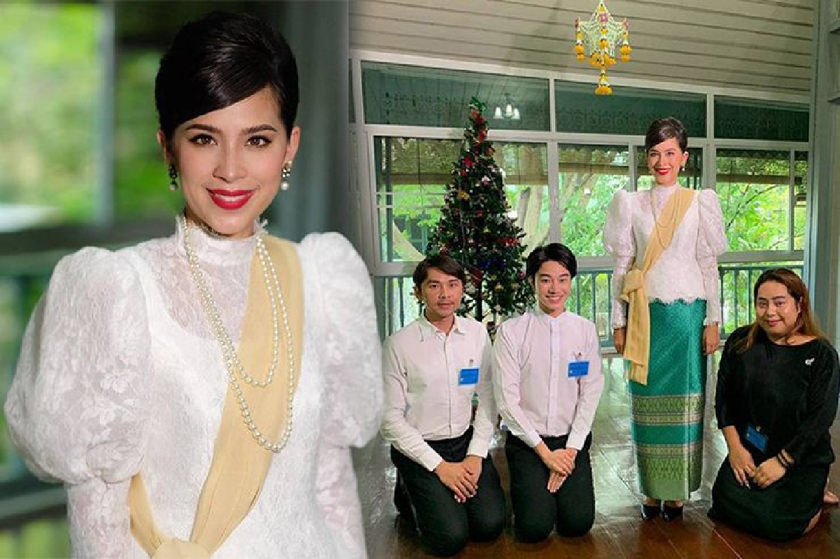 “น้องฉัตร” สุดปลื้มปิติ! ได้แต่งหน้าให้ "คุณใหม่ เจนเซน” ในลุคชุดไทยสุดสง่างาม “น้องฉัตร” สุดปลื้มปิติ! ได้แต่งหน้าให้ "คุณใหม่ เจนเซน” ในลุคชุดไทยสุดสง่างาม