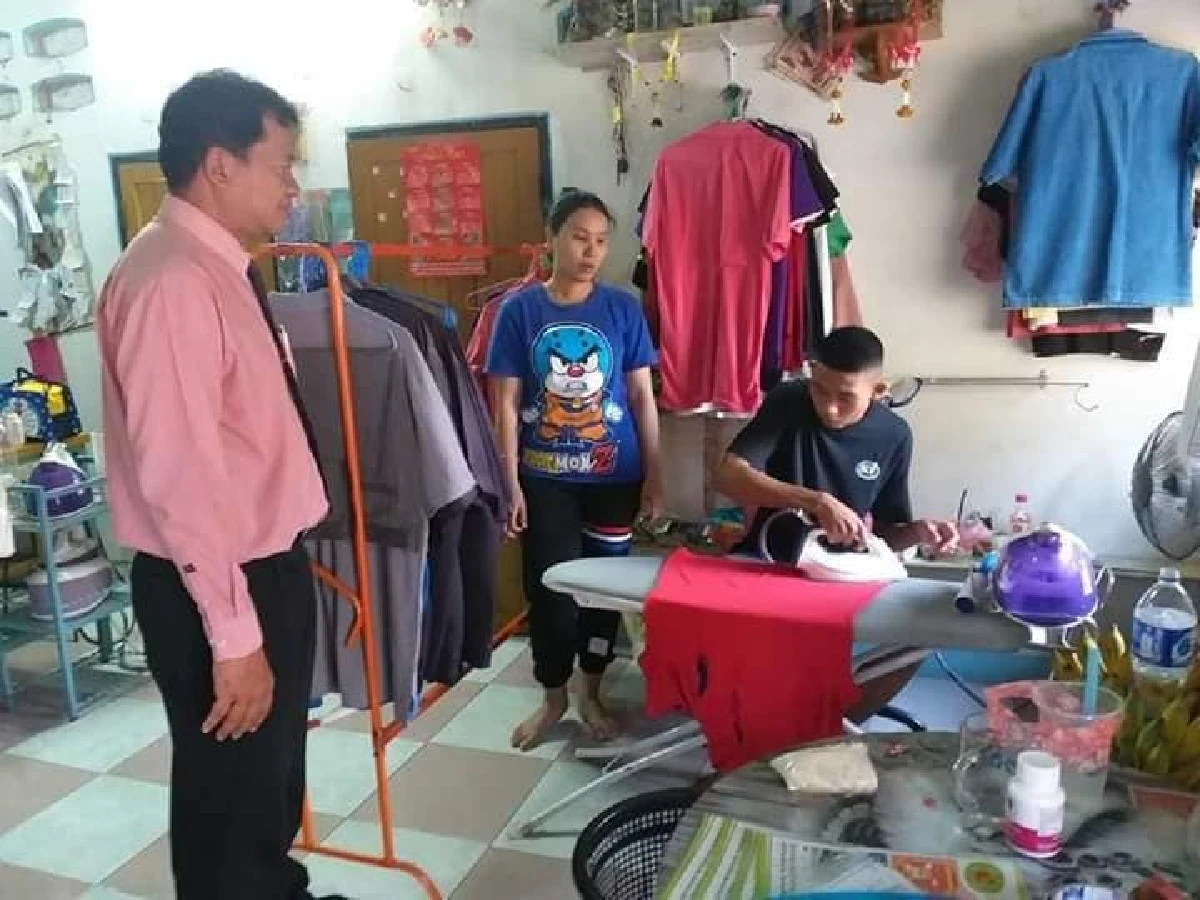 "ผมต้องอยู่ให้ได้ ต้องมีชีวิตที่ดีในอนาคต" เปิดใจหนุ่มสู้ชีวิตหาเงินส่งตัวเองหลังพ่อแม่เสียชีวิต