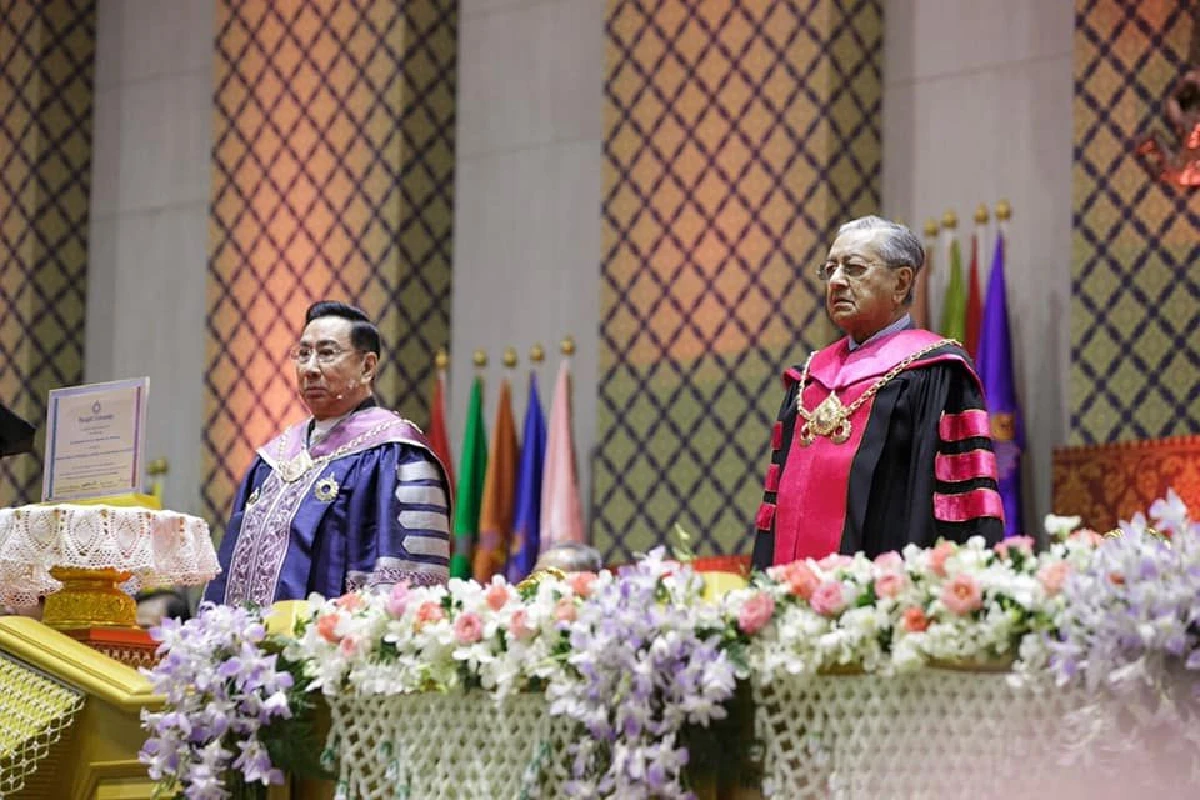 นายกฯมาเลย์ รับปริญญาสาขาวิชาผู้นำทางสังคม ม.รังสิต