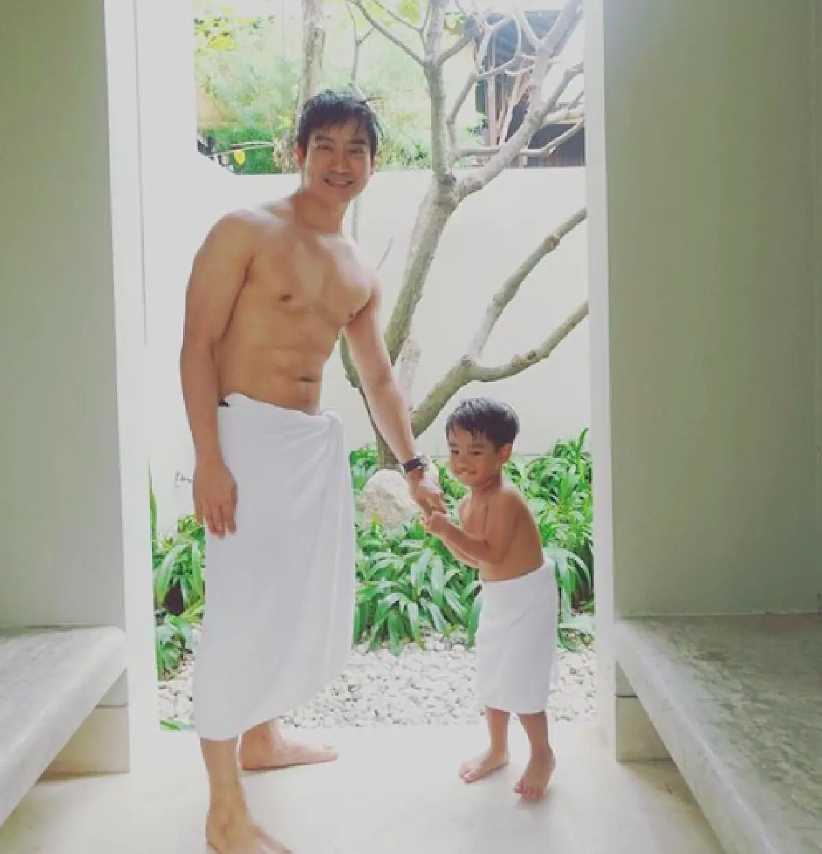 อบอุ่นหัวใจ "โอปอล์" ฉลองวันเกิดอายุ 37 กับครอบครัว เรียบง่ายริมทะเล