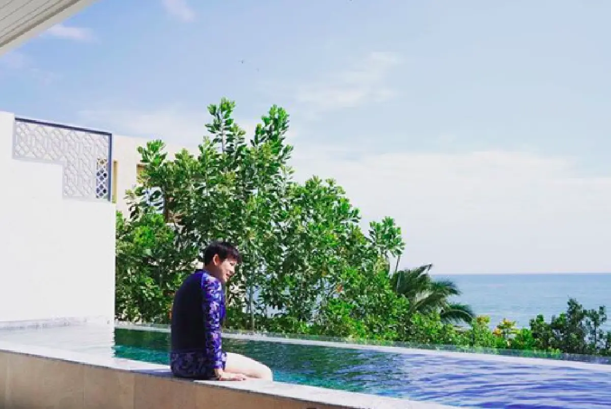 “บุ้ง สะธี” อวดท้อง 5 เดือน ในชุดชุดว่ายน้ำ ตามสไตล์สาวห้าว