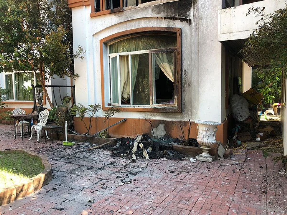 ไฟไหม้บ้านหรู "บาส-บอล บางแก้ว" แฟนสาว “บอล” สำลักควันดับ ด้านพ่อฝ่ายสาวเชื่อลูกสาวเสียชีวิตมีเงื่อนงำ