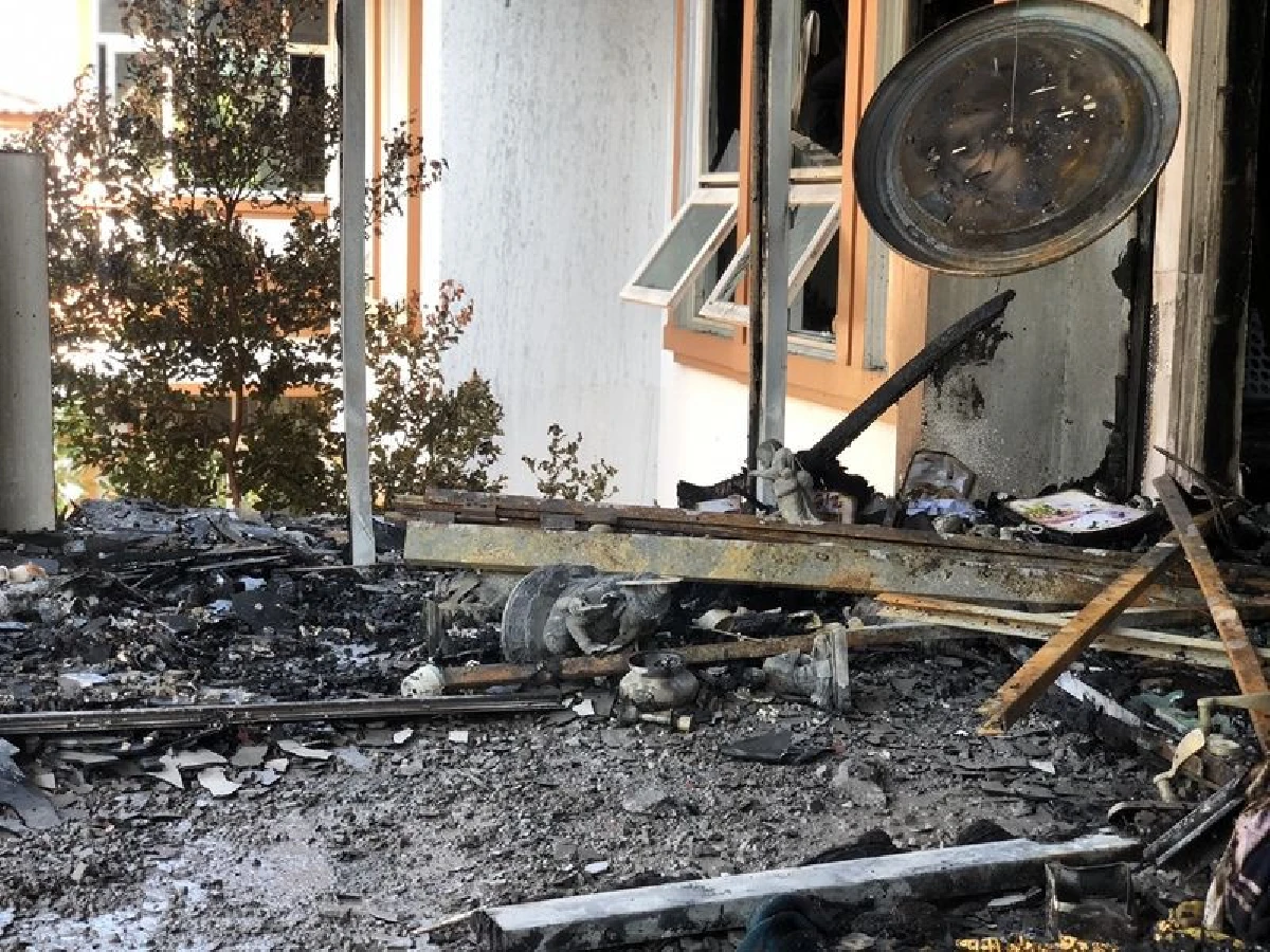 ไฟไหม้บ้านหรู "บาส-บอล บางแก้ว" แฟนสาว “บอล” สำลักควันดับ ด้านพ่อฝ่ายสาวเชื่อลูกสาวเสียชีวิตมีเงื่อนงำ