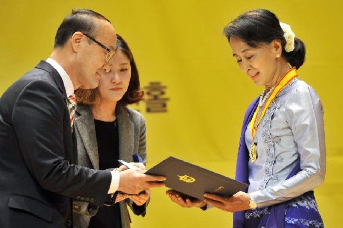 กลุ่มนักสิทธิ์เกาหลีใต้ เตรียมริบรางวัลซูจี กลุ่มนักสิทธิ์เกาหลีใต้ เตรียมริบรางวัลซูจี
