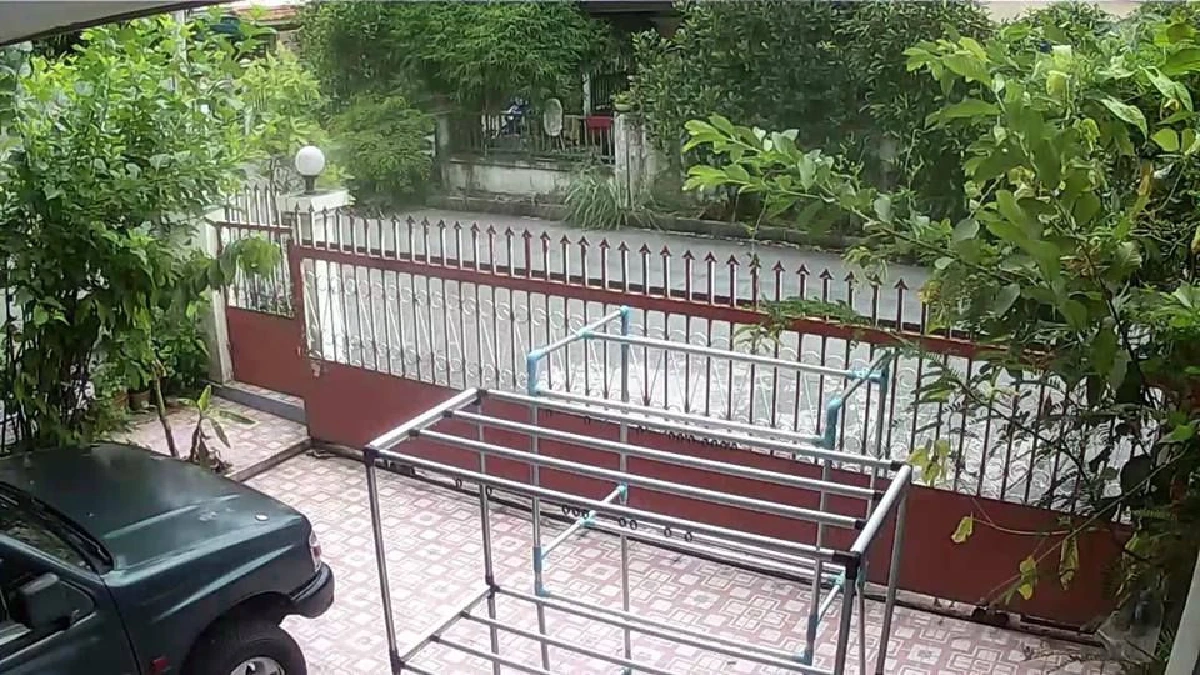 ถึงขั้นต้องโบกปูนปิดหน้าต่าง! เจ้าของบ้านเดือดร้อนหนักเจอเพื่อนบ้านทำเสียงดังแทบทุกวัน