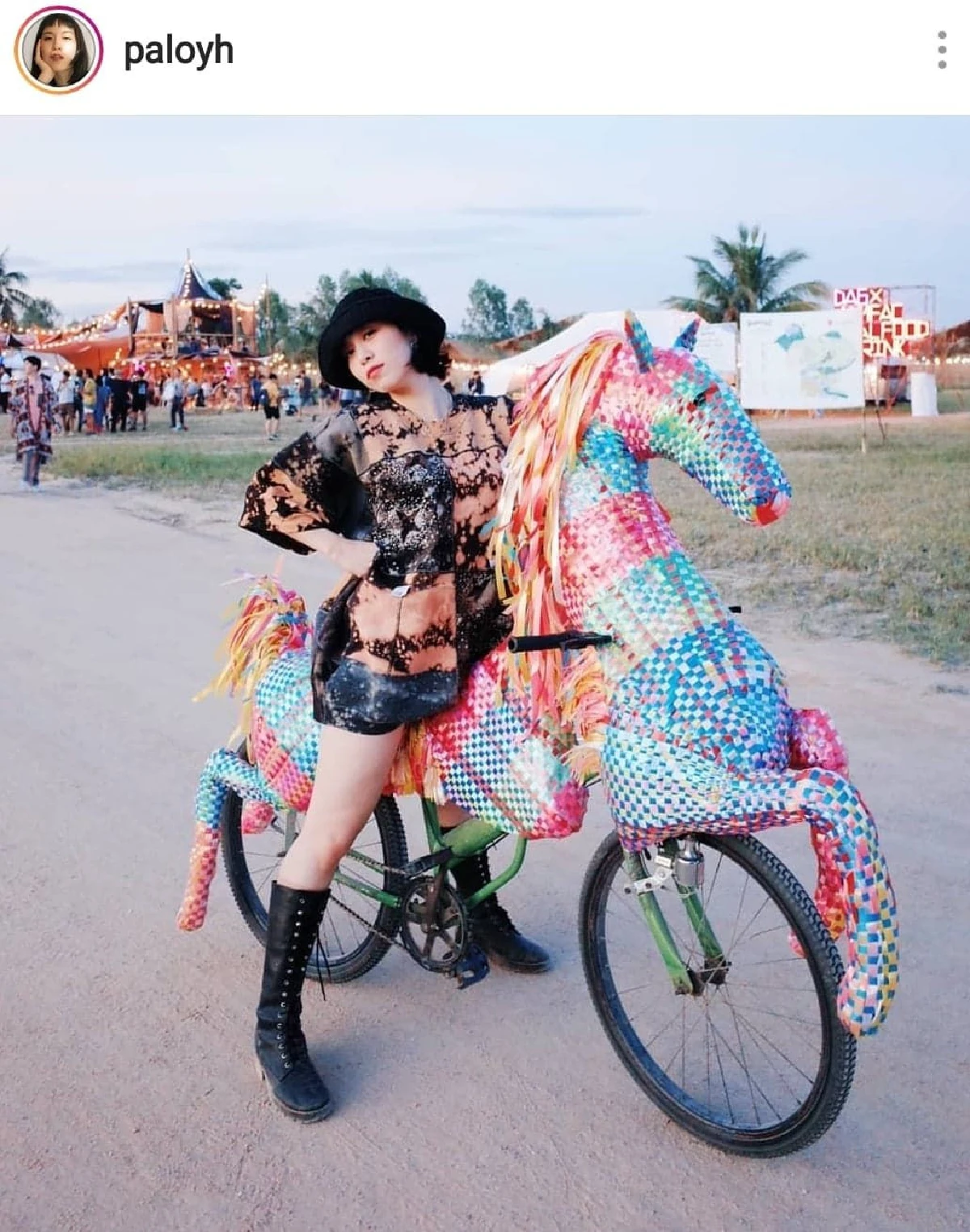 เก็บตกภาพแฟชั่นสุดฮิปของคนบันเทิง ในเทศกาลแห่งปี Wonderfruit 2018