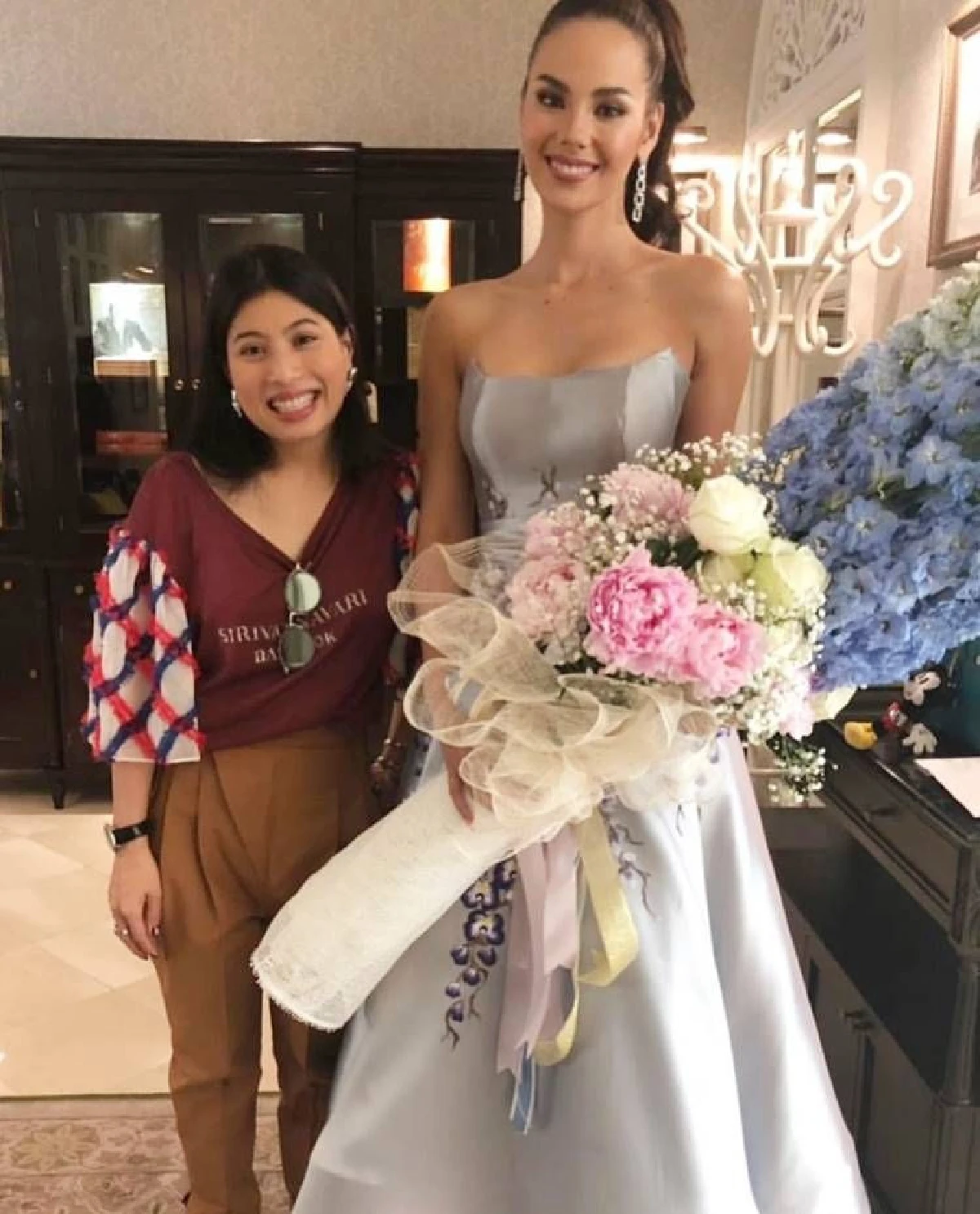 พระองค์หญิงฯ ประทานของขวัญพิเศษแก่ แคทรีโอนา เกรย์ Miss Universe 2018